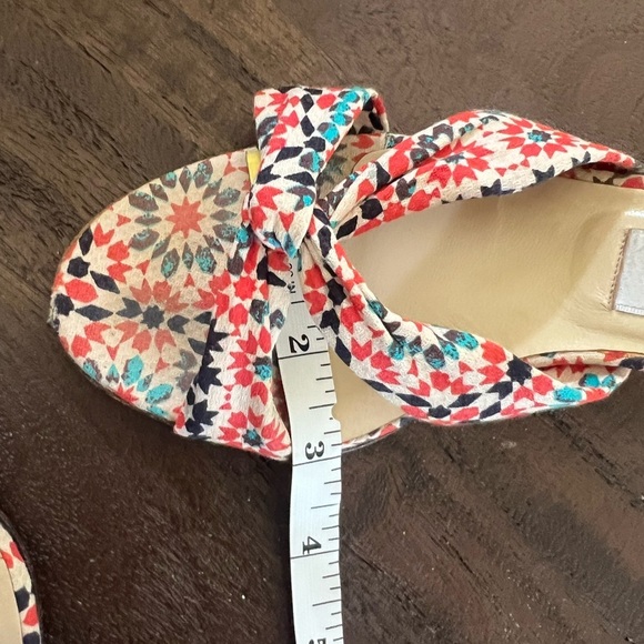 Jimmy Choo London kitten heel sandals. Abstract canvas material and leather - Picture 5 of 10